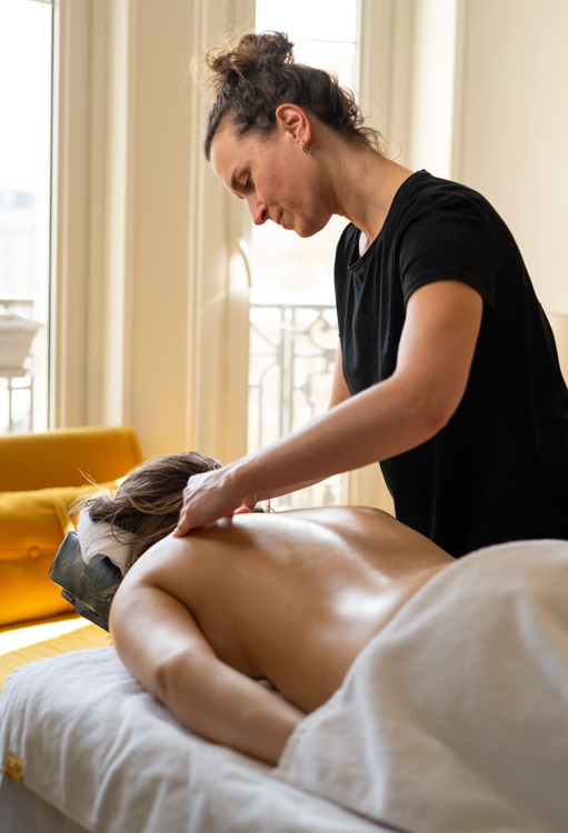 massage-postnatal-post-partum-revitalisant-paris-vanves-chloe-pitras
